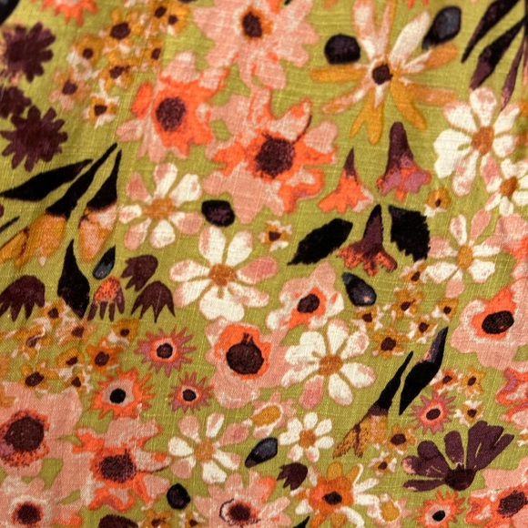 Beautiful long dress with pockets! - Picture 2 of 3